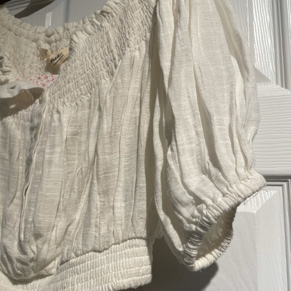 Free People white boho crop blouse. - Picture 3 of 6
